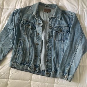 Vintage Lee oversized jean jacket. Size medium